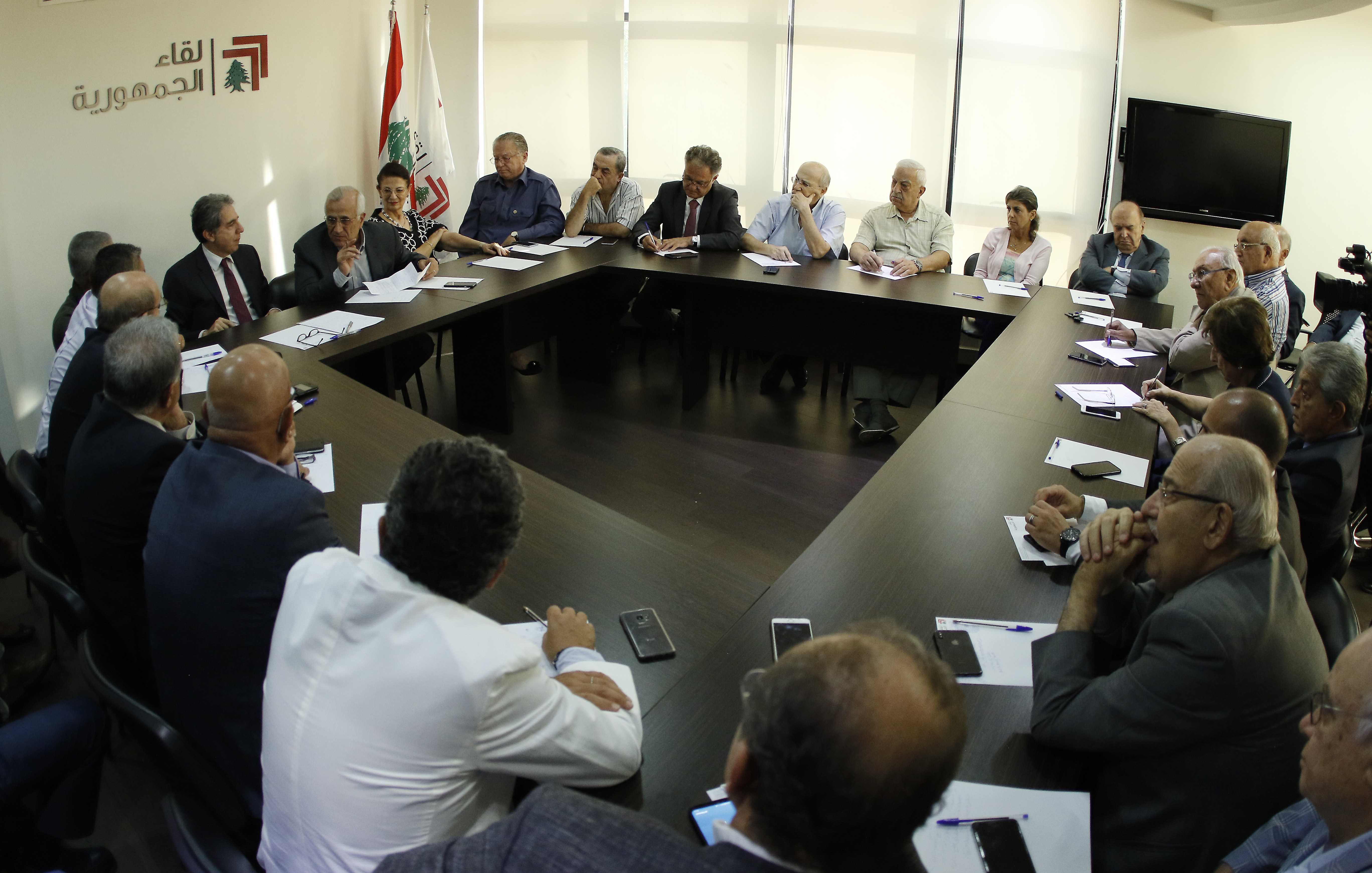 لقاء الجمهورية: التسليم بالأفق المسدود هروب من المسؤولية
