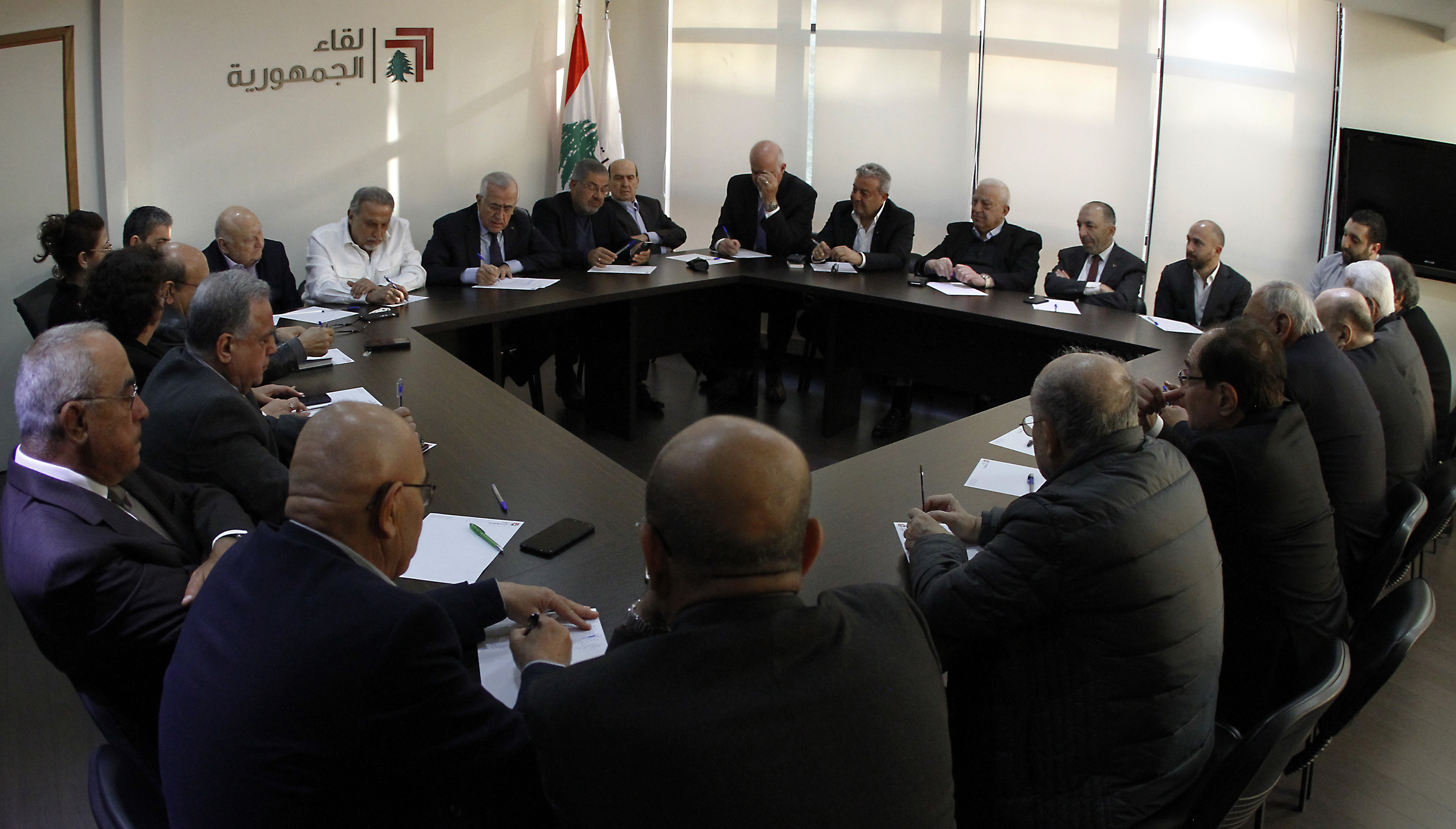 لقاء الجمهورية: المواقف الايرانية بالنيابة عن لبنان غير مقبولة