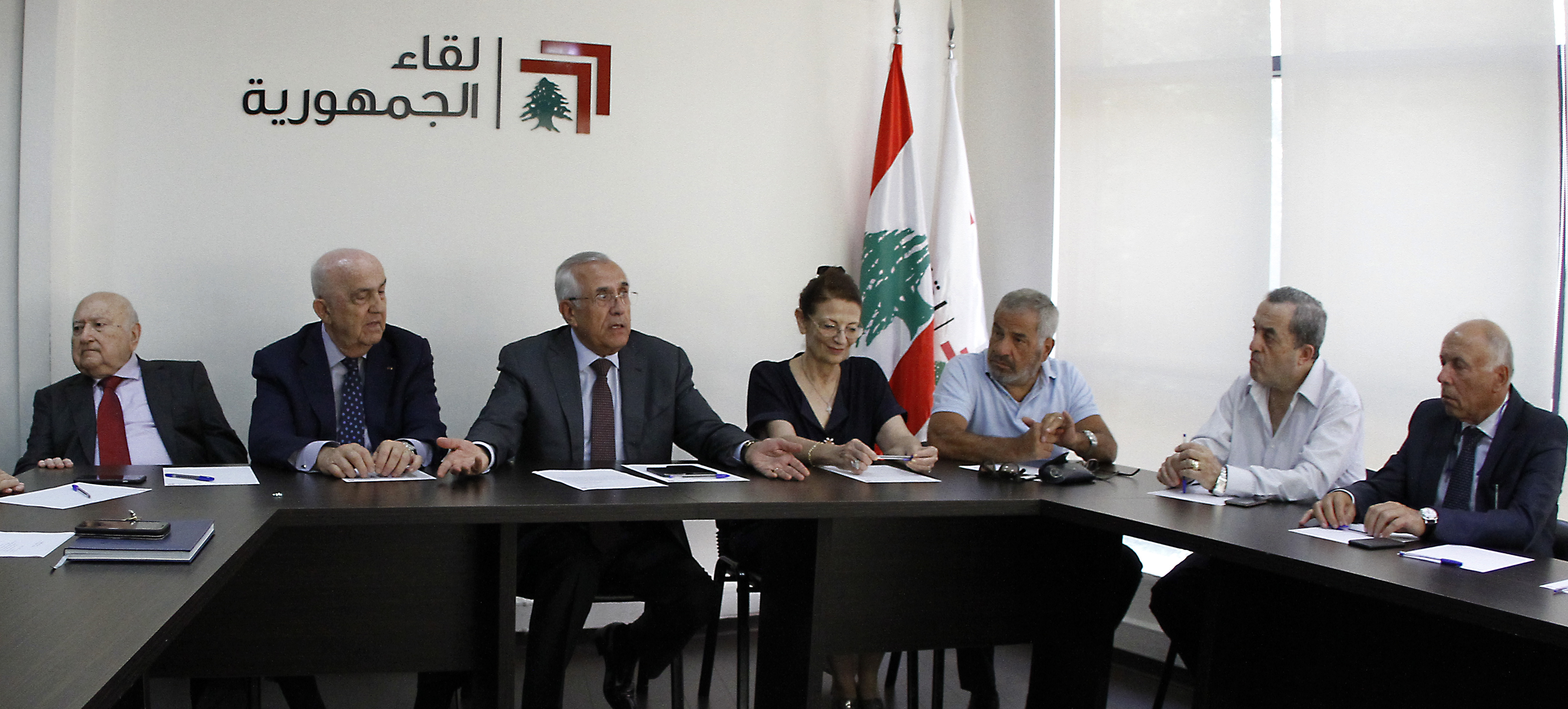 لقاء الجمهورية يرفض جرّ لبنان إلى مستنقع الحروب ويدعو إلى اعتماد الآلية في التعيينات