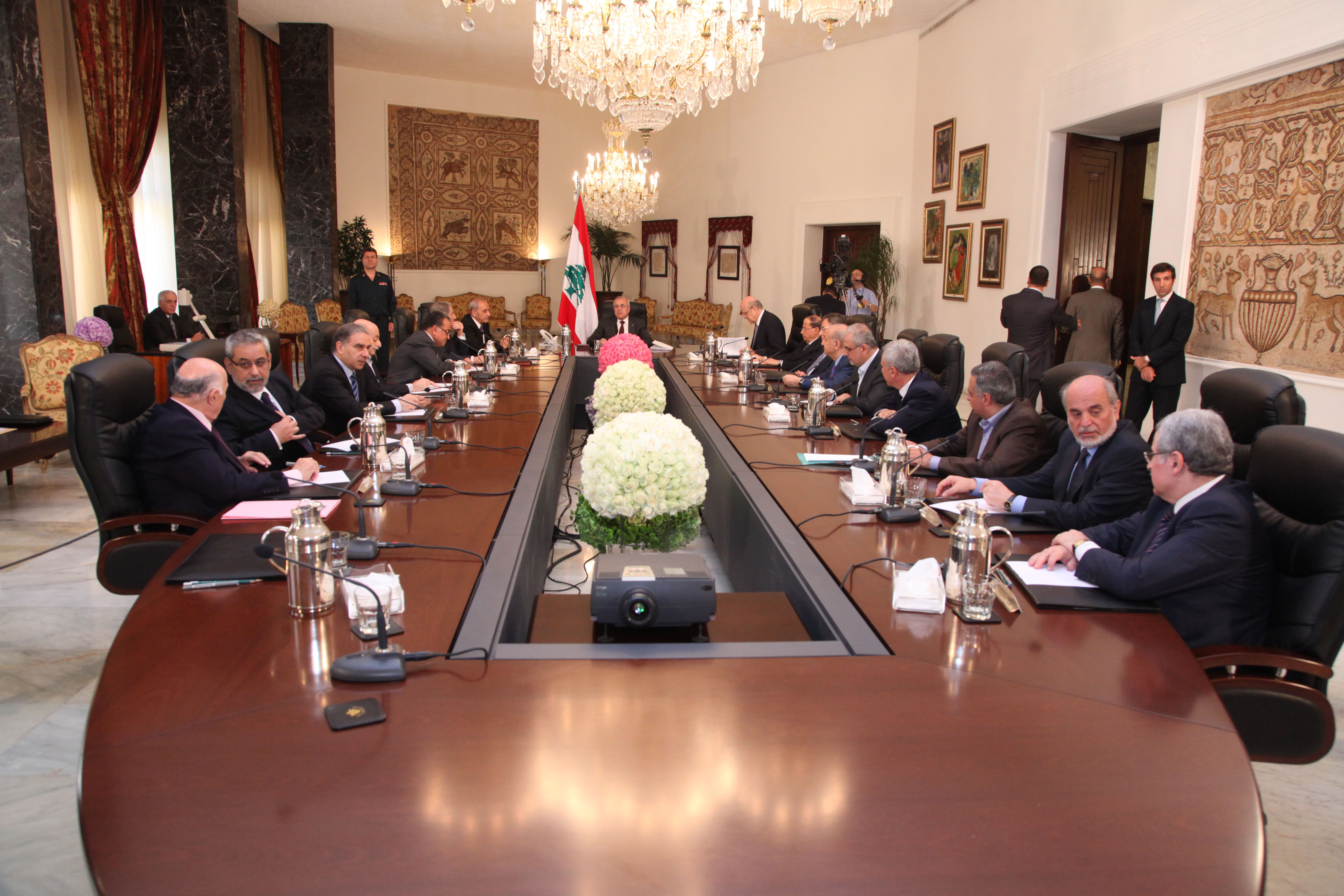 وزير فرنسيّ: نحترم إلتزاماتنا على عكس السلطة اللبنانية