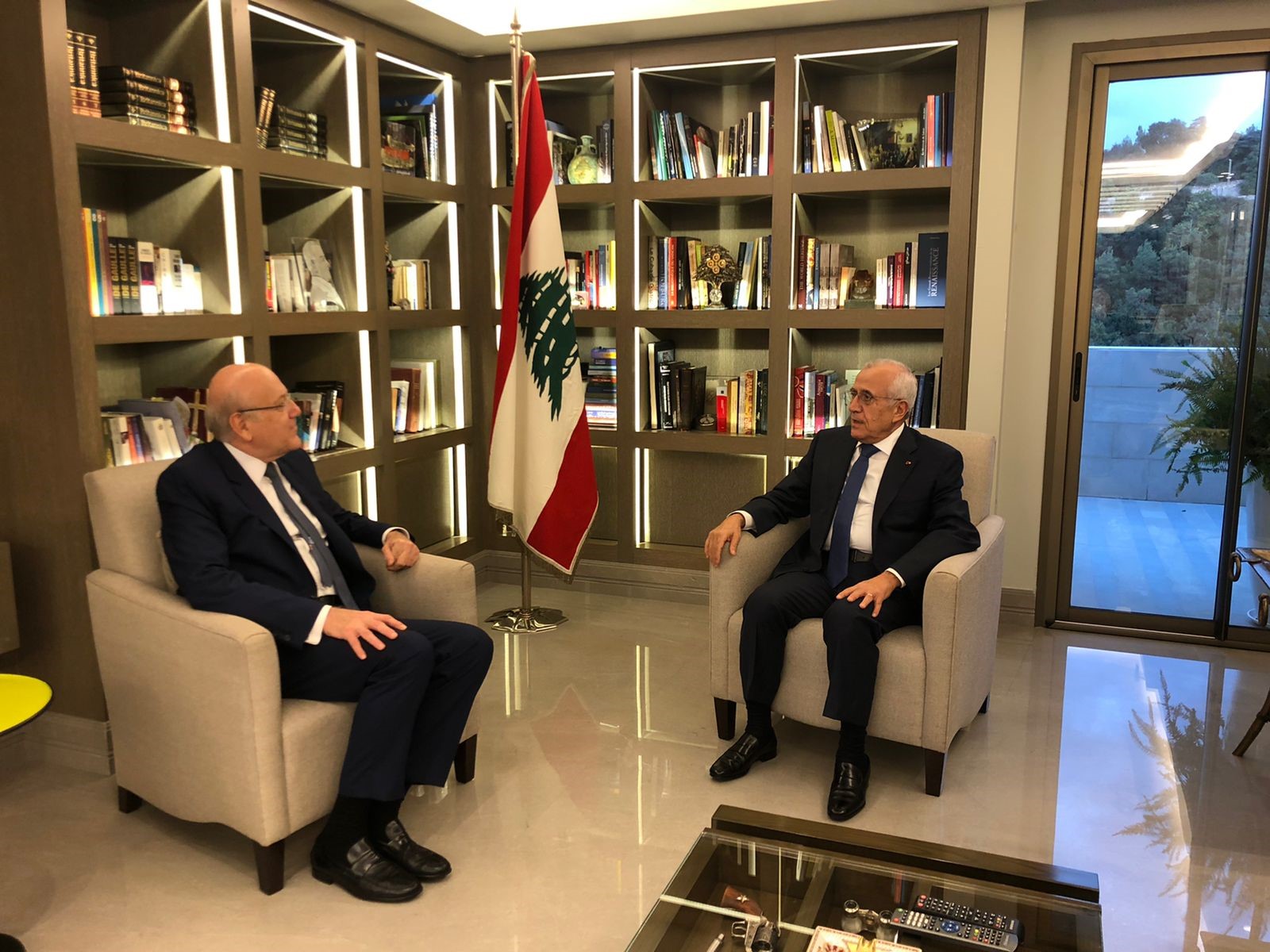 أوضاع لبنان والحكومة بين ميقاتي وسليمان