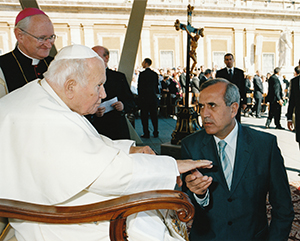 لقاء القديس البابا يوحنا بولس الثاني في الفاتيكان