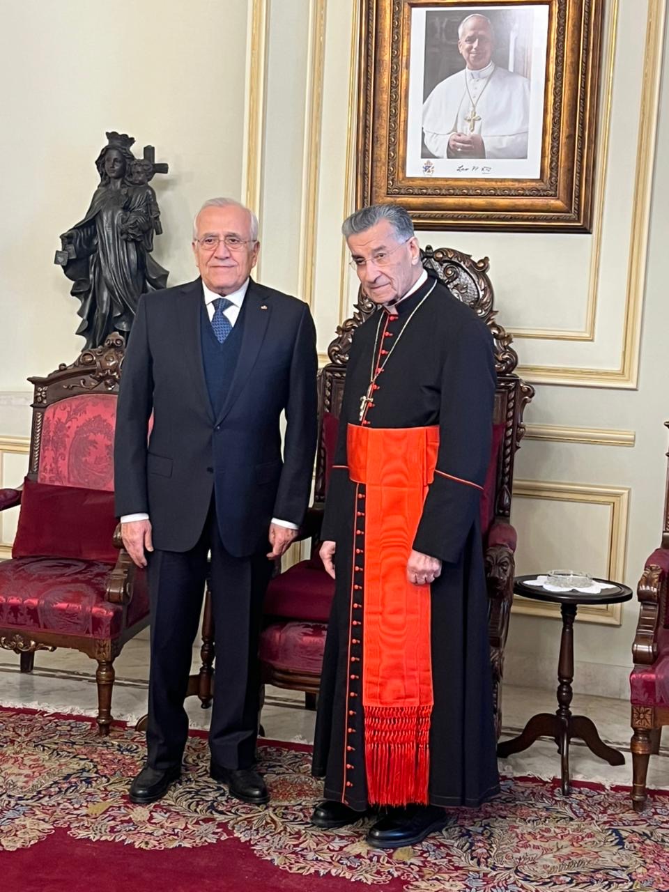 الرئيس سليمان من بكركي: لا يحق لأيّ أحد التضحية ببلده