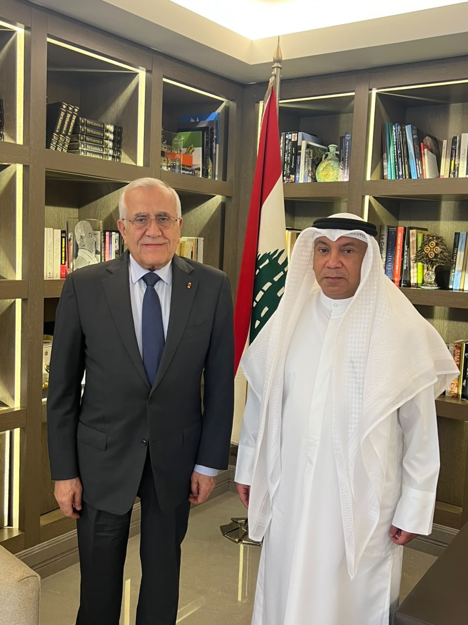 الرئيس سليمان استقبل سفير الكويت: استثمارات كثيرة تنتظر قيام الدولة